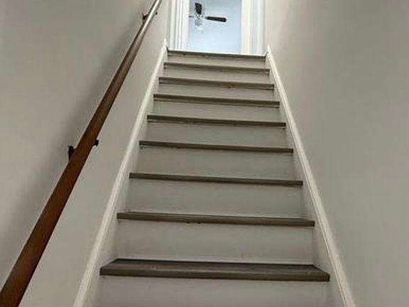 3rd image of 552 Highridge Ave #2