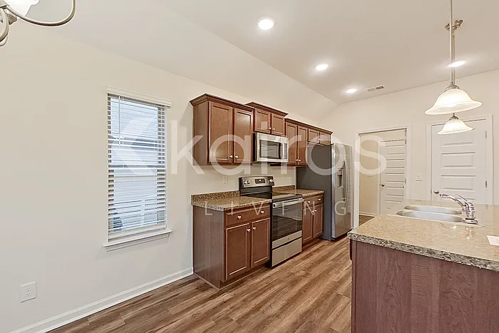 6947 Brightwell Ln — Photo 5