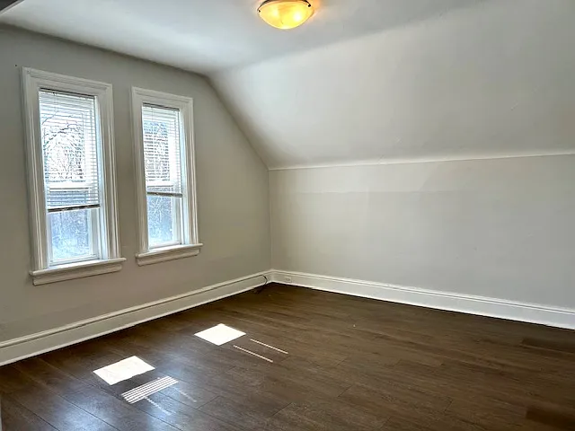 30 Wellington St W #2 — Photo 12