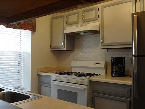 3rd image of 11764 Jennifer Dr