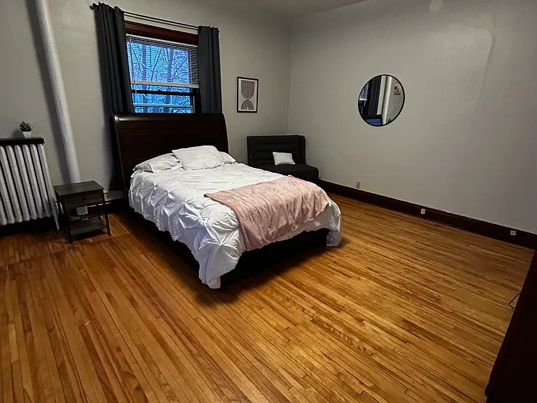 214 4th St SE #4F — Photo 4
