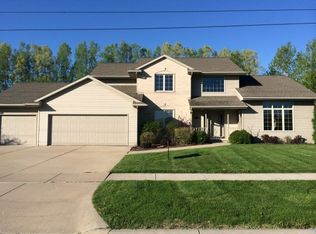 1942 Ledgeview Rd, De Pere, WI 54115