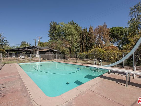 3rd image of 500 Magnolia Ave