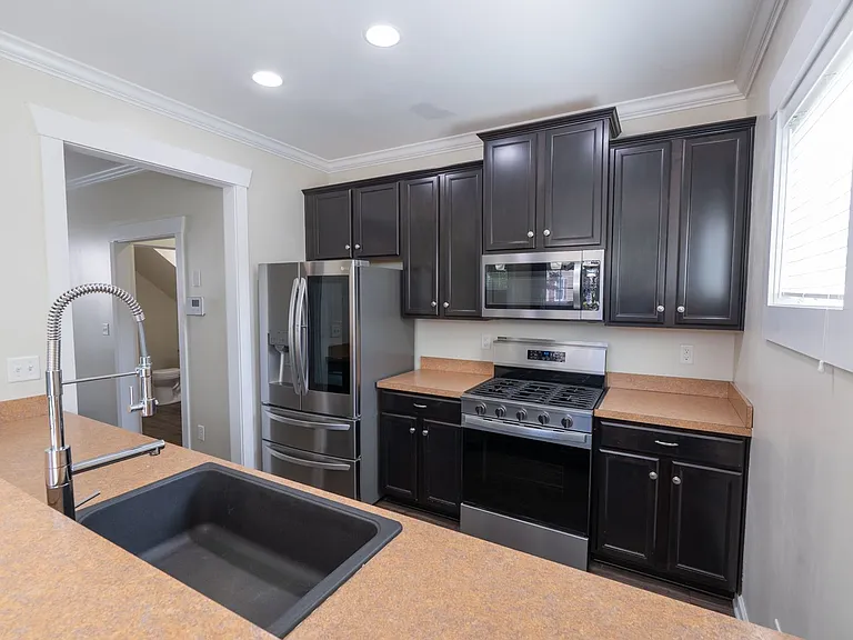 1400 Goodman St — Photo 19