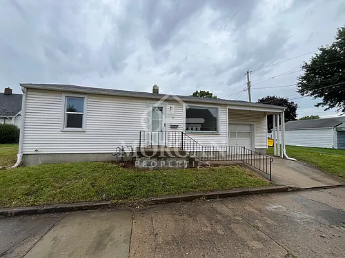 319 Lincoln St Photo 1