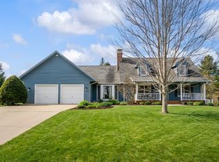3140 Bluffwood Pl, Saint Joseph, MI 49085