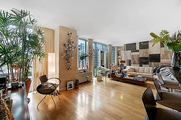 1st image of 225 W 60th St APT 15F