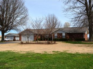 814 S Pianalto Rd, Springdale, AR 72762