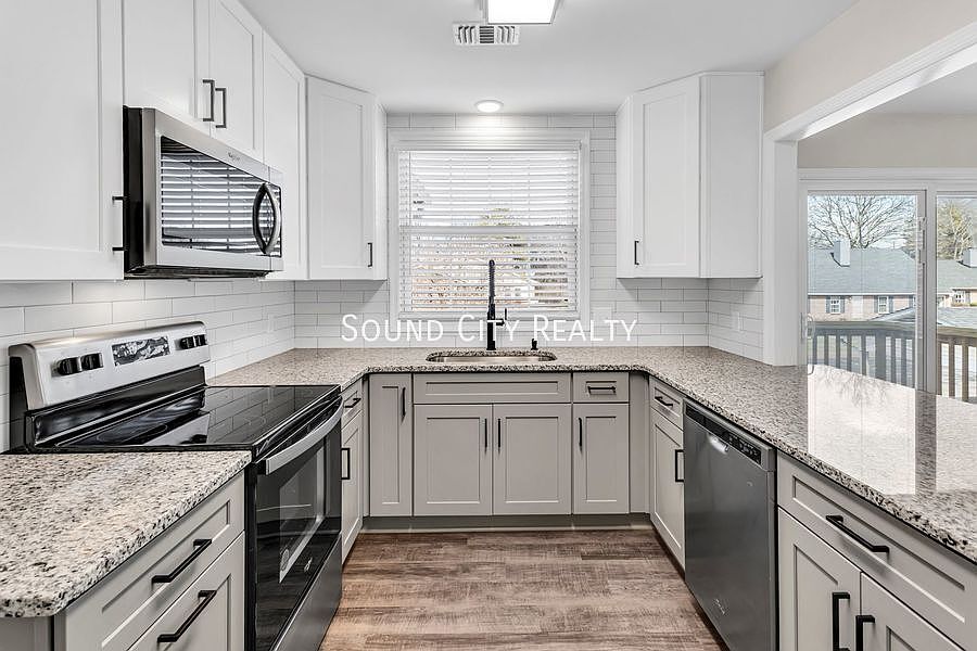 1st image of 221 Cottage Pl