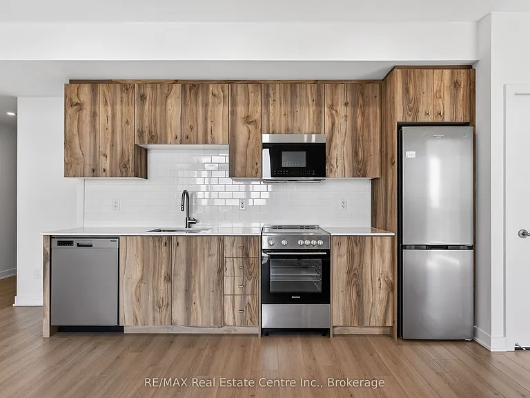 25 Wellington St S #3103 — Photo 9