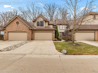5303 Royal Vale Ln, Dearborn, MI 48126