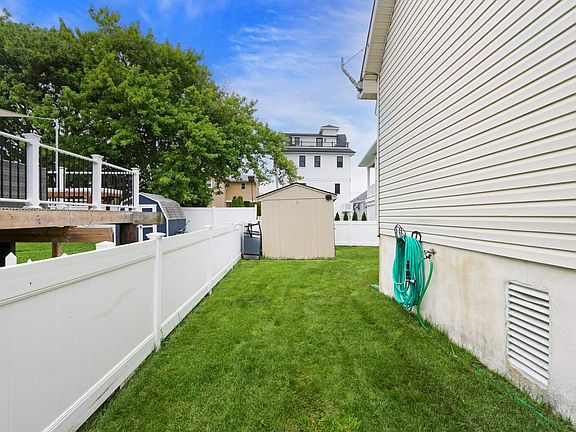 5th image of 101 Victoria Ln