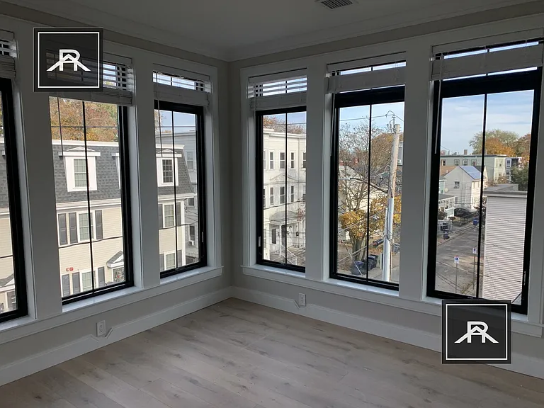 159 Everett St #302 — Photo 5