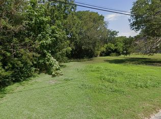 916 Givens St, Waxahachie, TX 75165