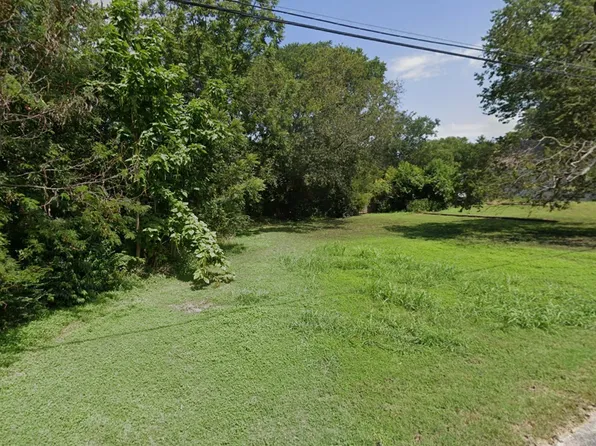 916 Givens St, Waxahachie, TX 75165