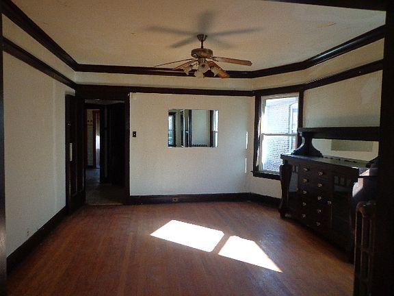 5th image of 1537 N Leclaire Ave