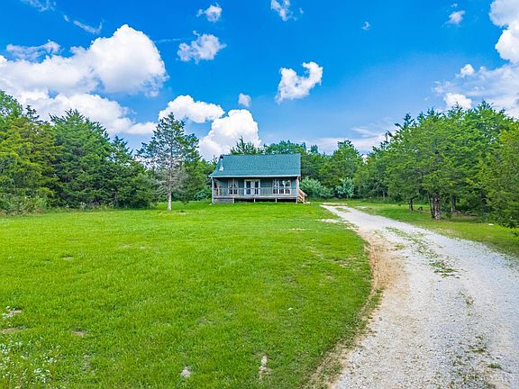 5th image of 252 Bradley Ln