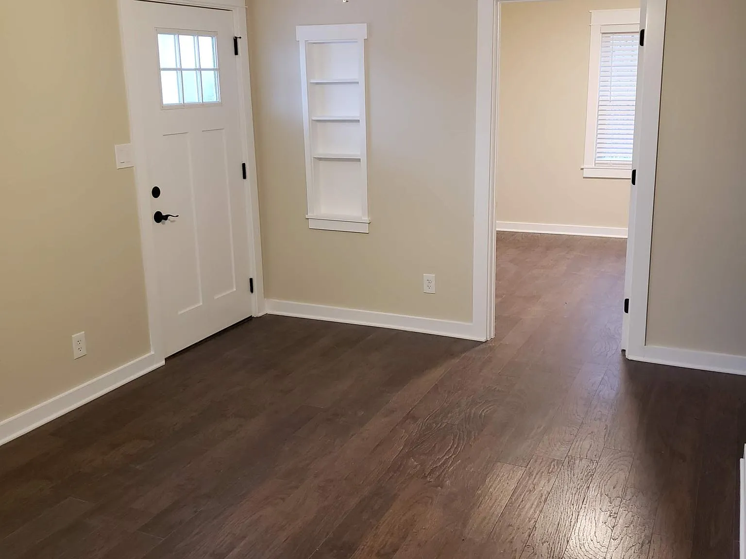 3 bed, 1050 sqft, $1,850 — Photo 2
