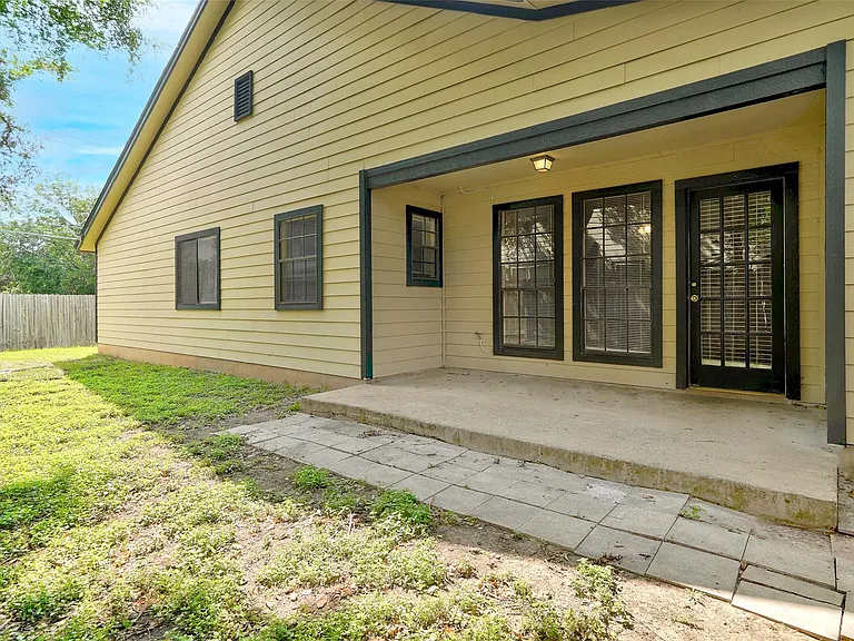 8704 Clearbrook Trl #A — Photo 27