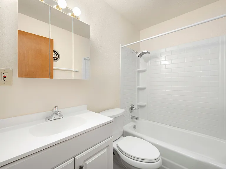 2523 N Garfield Ave — Photo 10