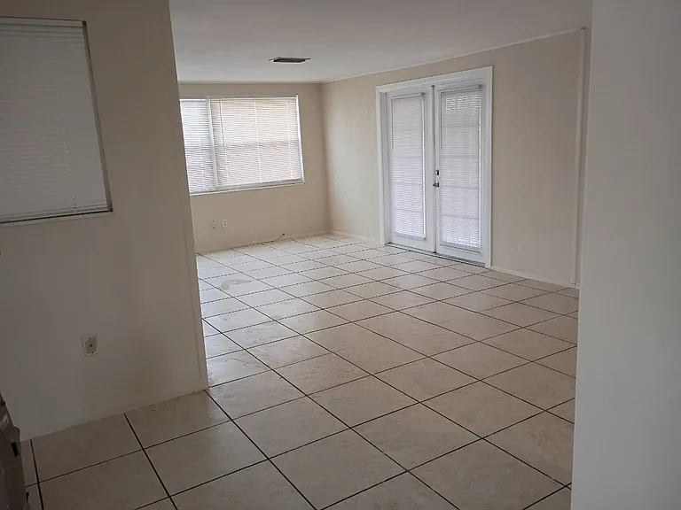 105 Paddington Rd — Photo 6