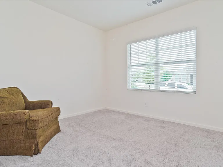 1637 Shadow Hawk Dr — Photo 15
