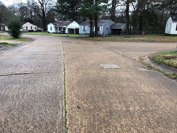 5th image of 1409 Park Dr