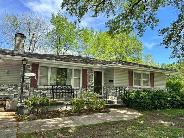 2202 W 15th Ave, Emporia, KS 66801