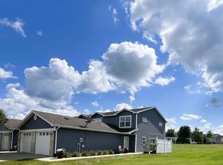 586 Pointe Ct SW, Rochester, MN 55902