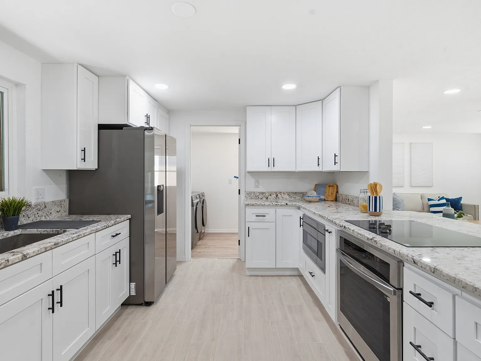 613 Highview Cir N — Photo 3
