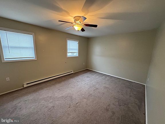 5th image of 46 Rose Of Sharon Dr
