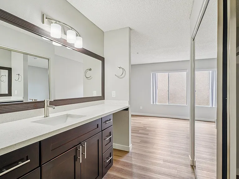 Windfaire Apartments — Photo 44