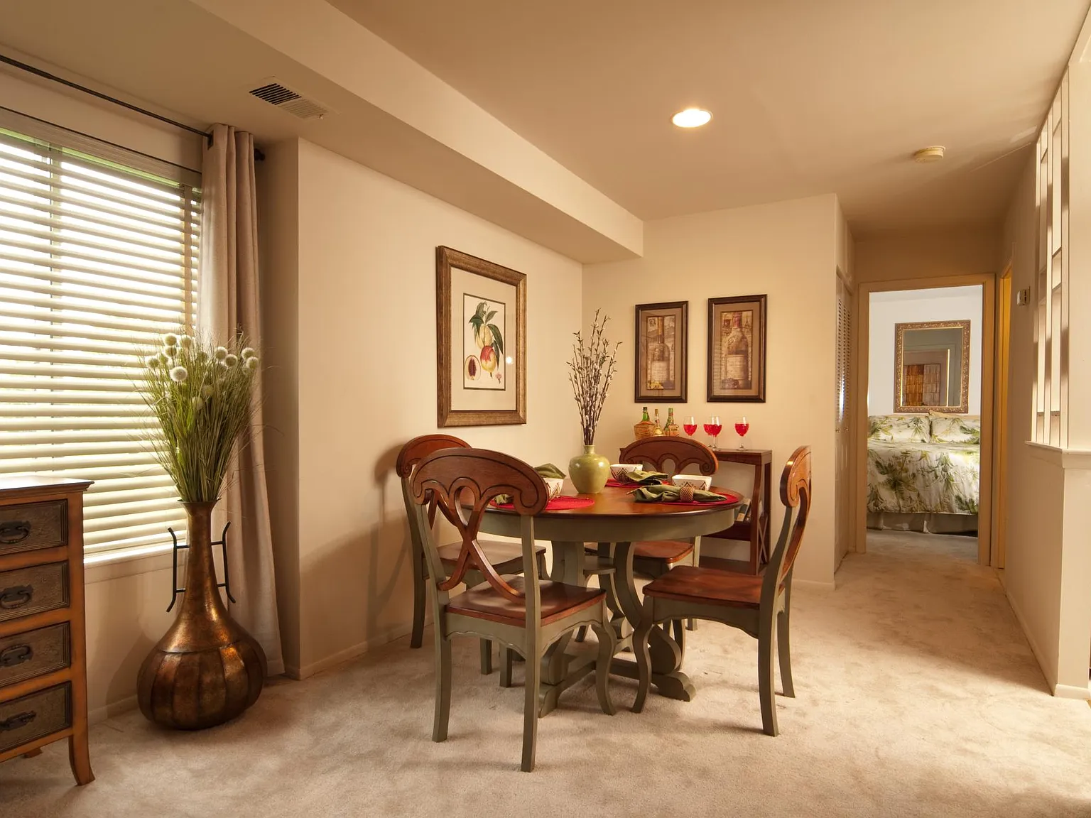 Hartland Apartments — Photo 4