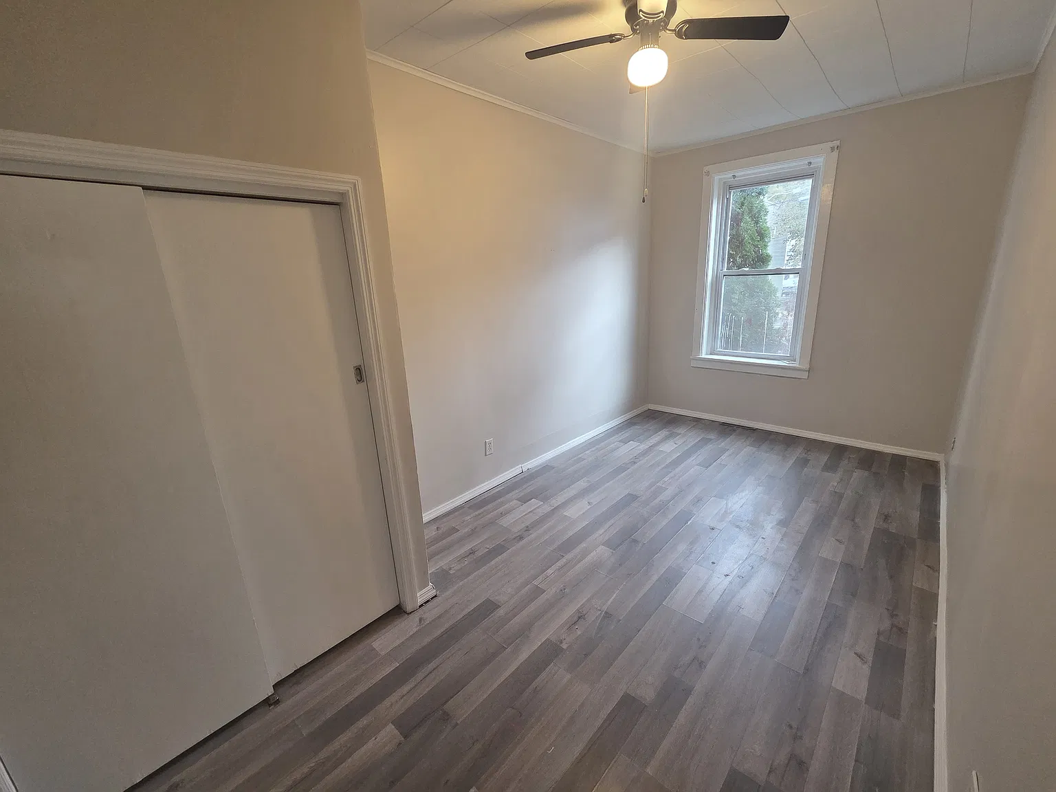 2 bed, 1000 sqft, $1,325 — Photo 2
