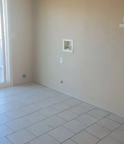 821 N Vineyard Ave #D — Photo 4