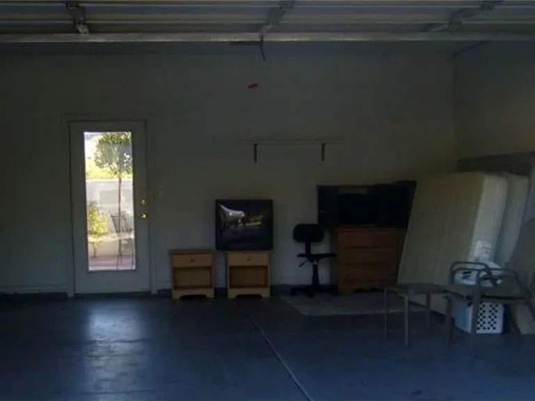 647 Florence Dr #- — Photo 17