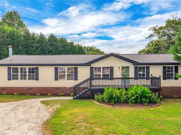 126 Hardwood Ct, Easley, SC 29640