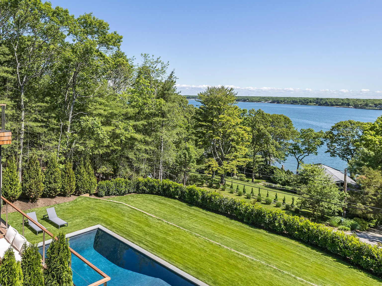 Brand-New Modern Net-Zero Waterfront Rental - Three Mile Harbor — Photo 2