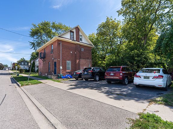 3rd image of 394 Centre St S