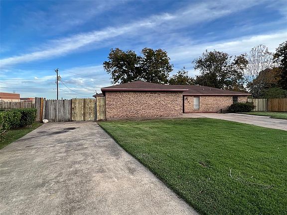 2nd image of 602 N Sparrow Way