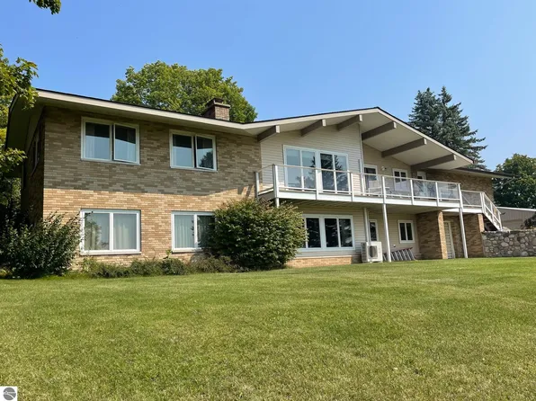 7011 Bellaire Hwy, Bellaire, MI 49615