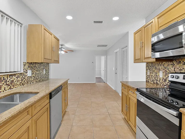 4135 Bay Laurel Way — Photo 15