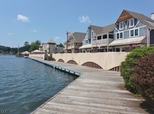 22 Log Cabin Ter, Sparta, NJ 07871