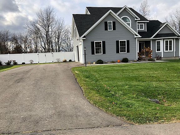 4th image of 3313 Wellington Dr