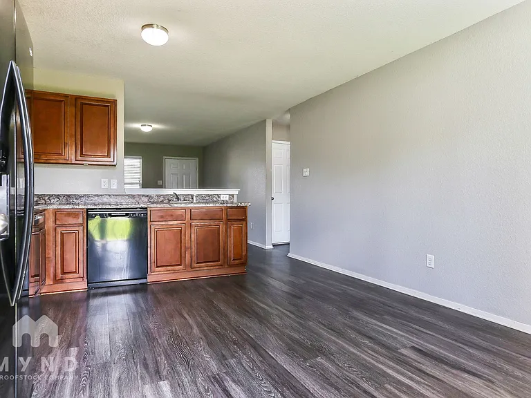 203 Palm St — Photo 8