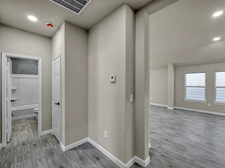 106 Harbor Court Dr — Photo 23