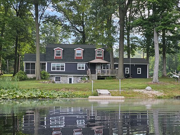 2nd image of 1348 Lakewood Ln