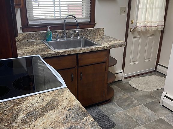 4th image of 8425 Bedford Rd