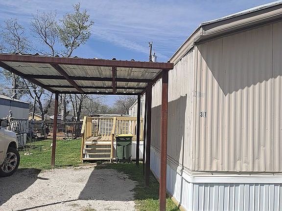 3rd image of 4022 Harris St Trailer 31