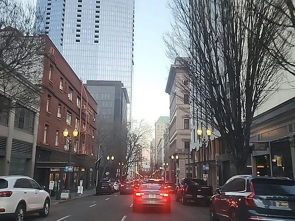 5th image of 1926 W Burnside St Unit 715